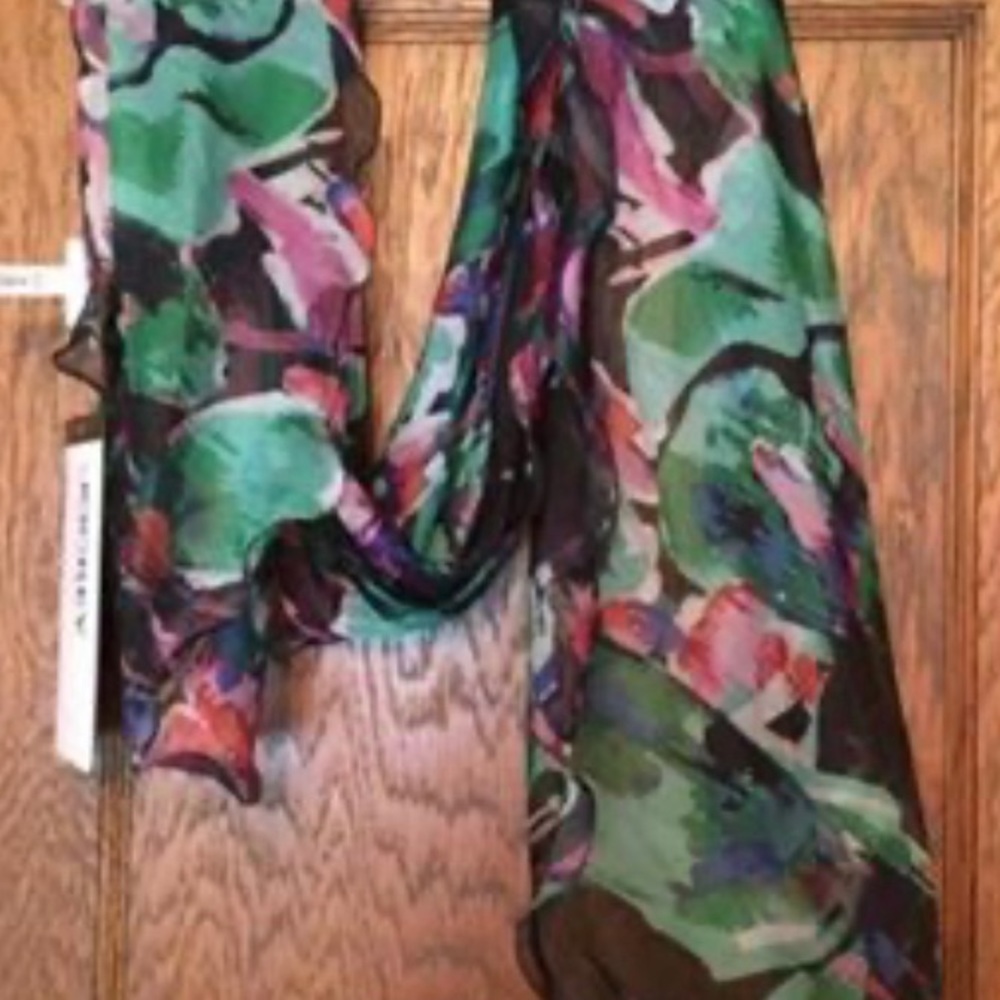 NWT Jockey Person to Person Jockey Floral Scarf